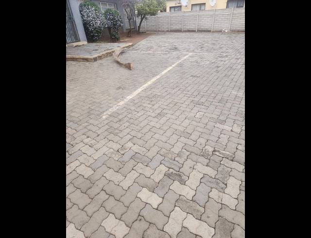3 BEDROOM HOUSE FOR SALE IN ESTHER PARK